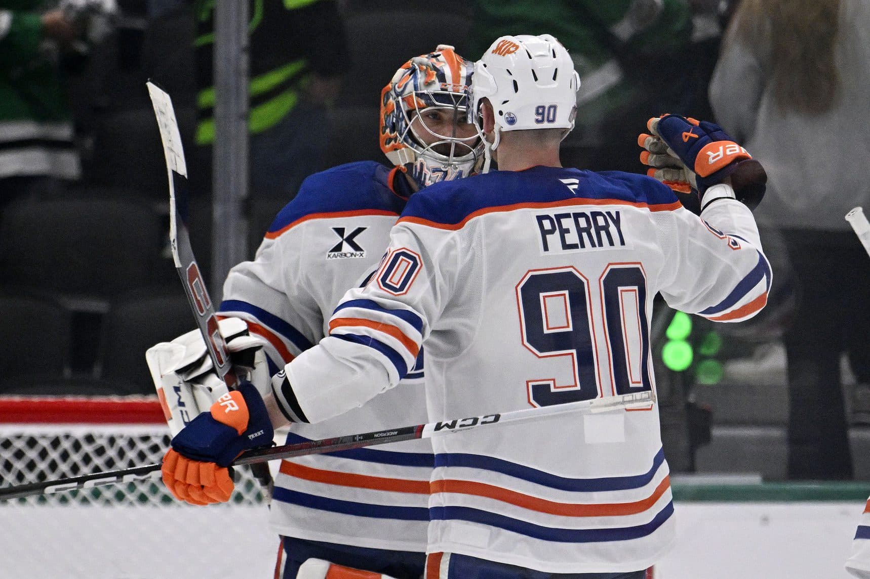 Stanley Cup Playoffs Day 35: Skinner, Oilers blank Stars to tie series